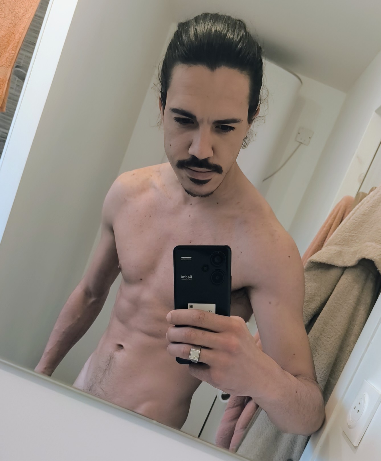 Profil de Akan, 30 ans, Escort Trans Belgique à Amblève